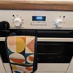 A Swansea Getaway - 3 Bedroom Home With Hot Tub