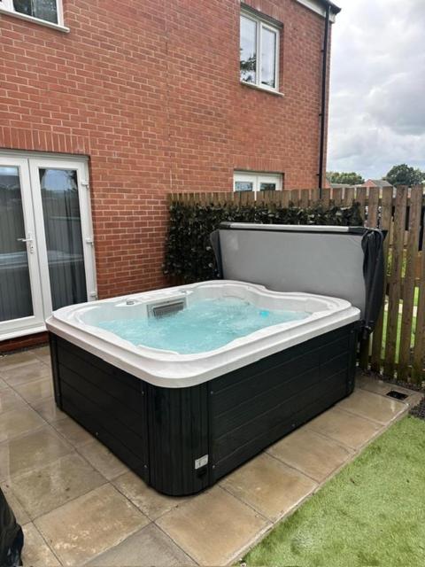 A Getaway - 3 Bedroom With Hot Tub