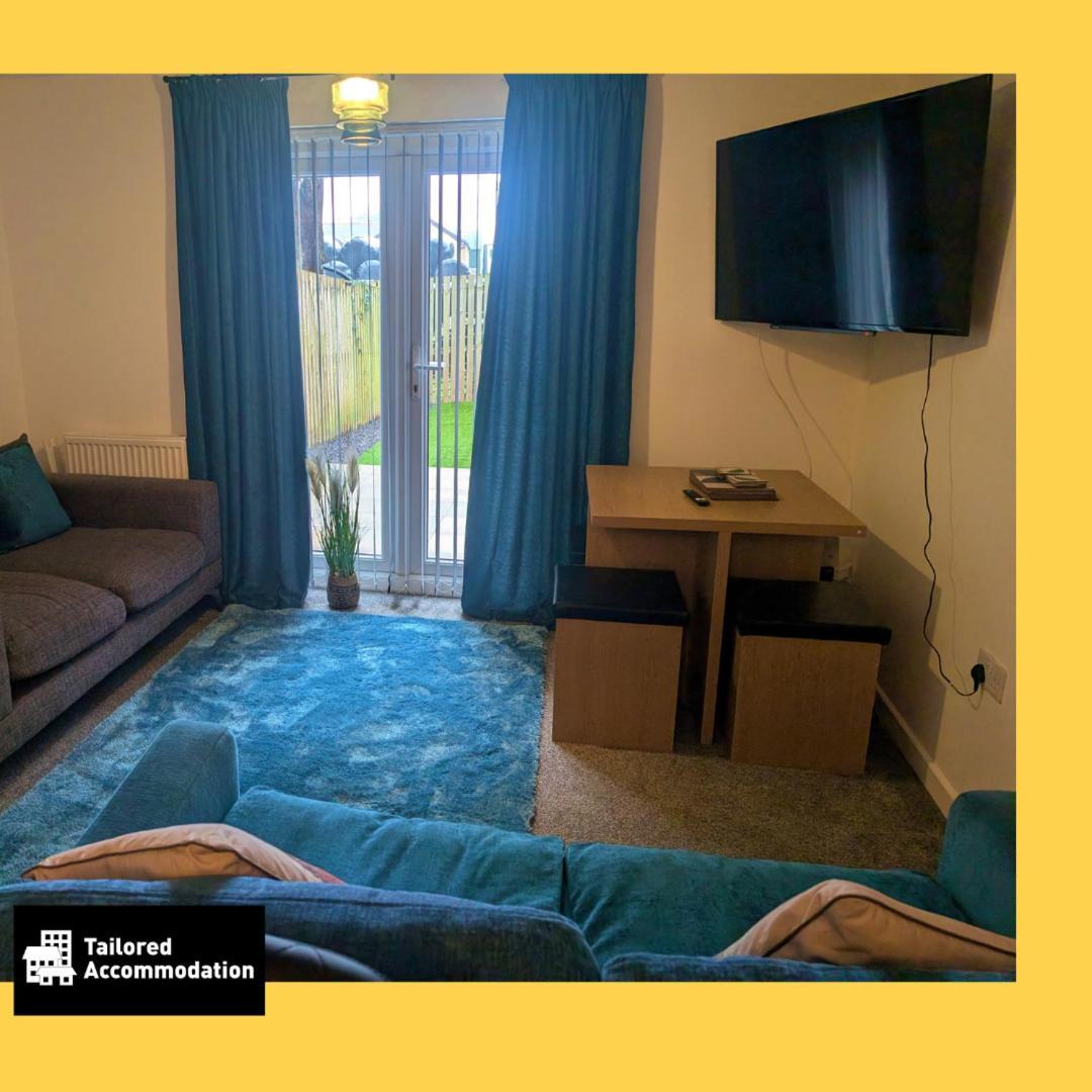 A Getaway - 3 Bedroom With Hot Tub * Swansea