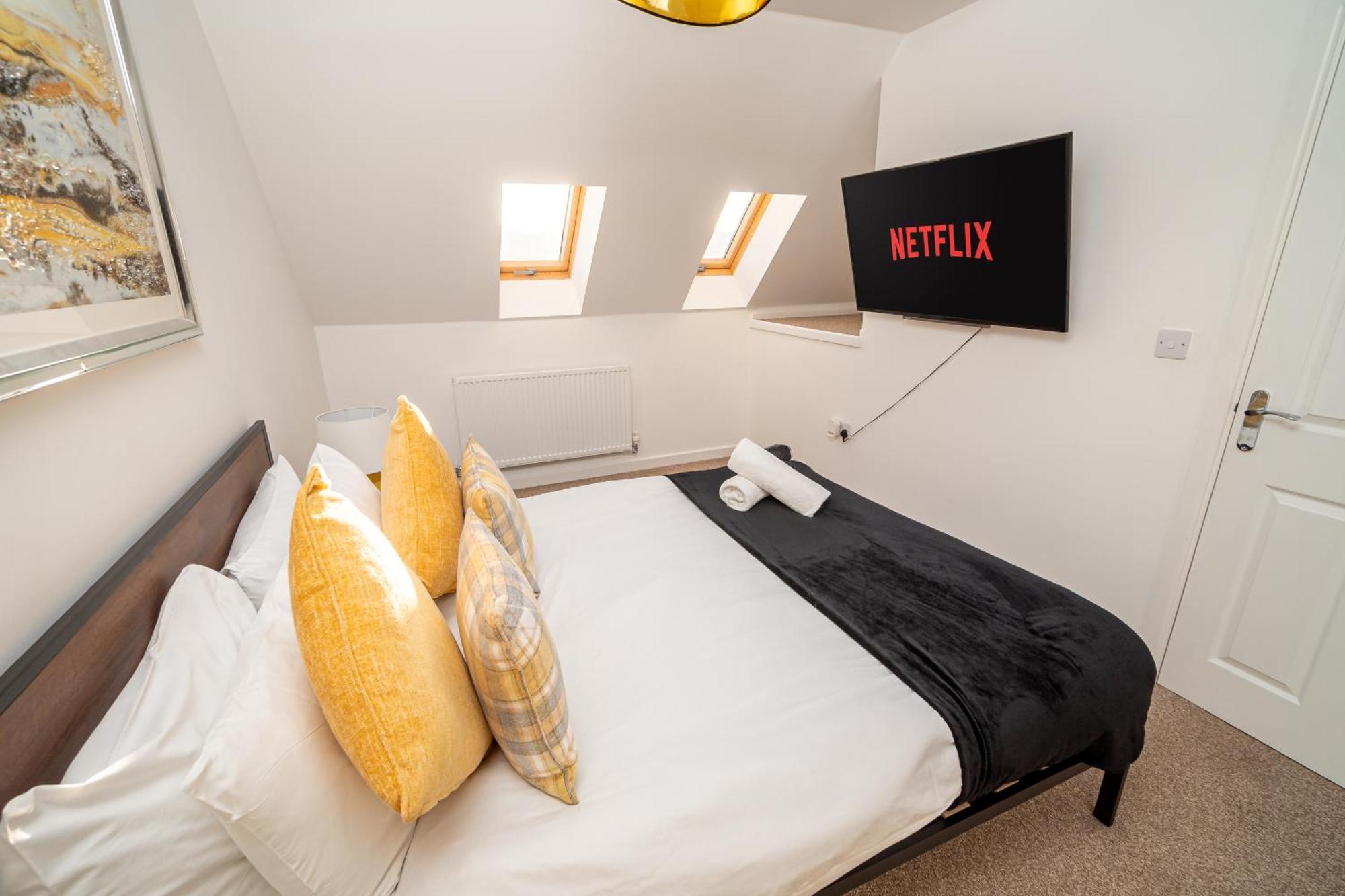 A Getaway - 3 Bedroom With Hot Tub * Swansea