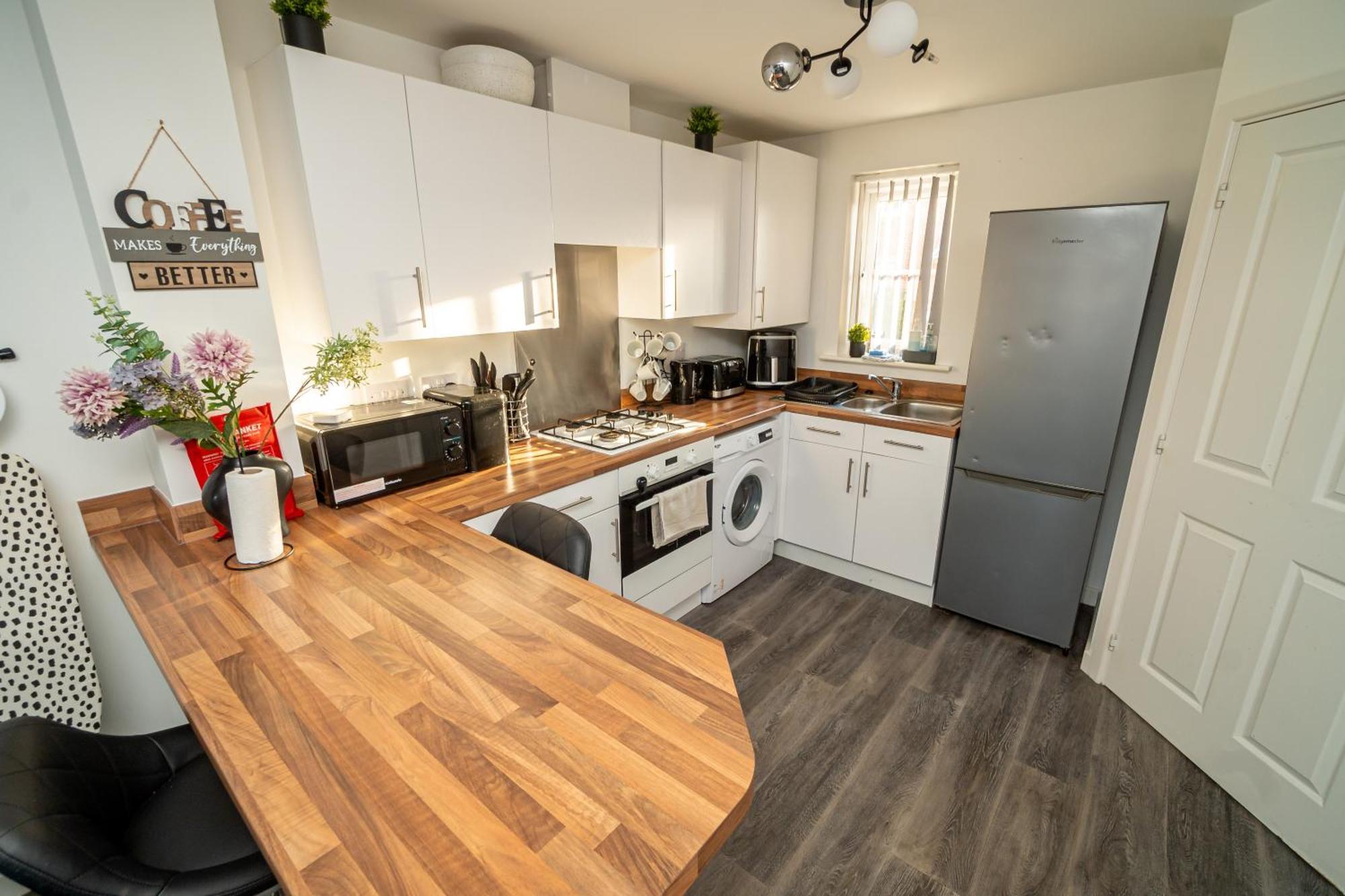 A Getaway - 3 Bedroom With Hot Tub * Swansea